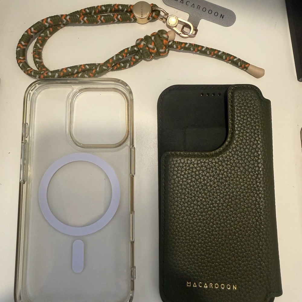MACAROOON Olive Green Textured Leather Wallet Case w/Strap -16 pro. MagSafe